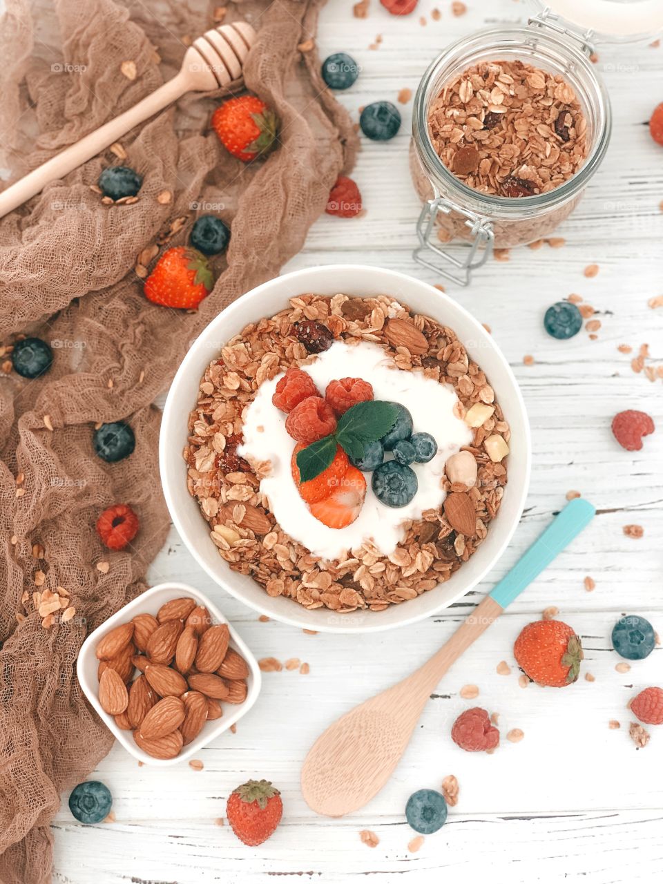 Granola with berries