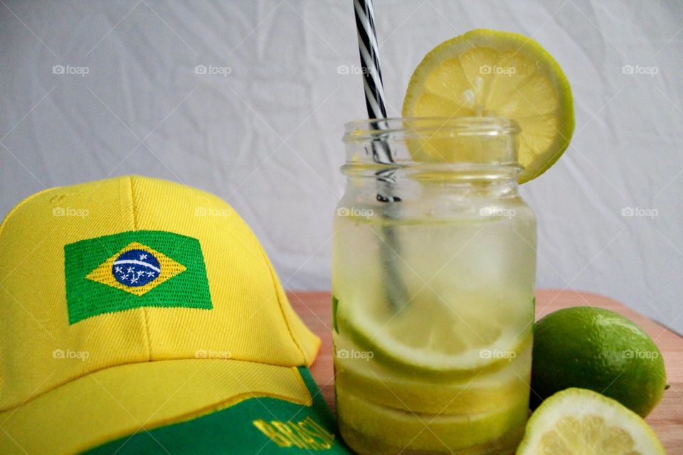 Lemon caipirinha 