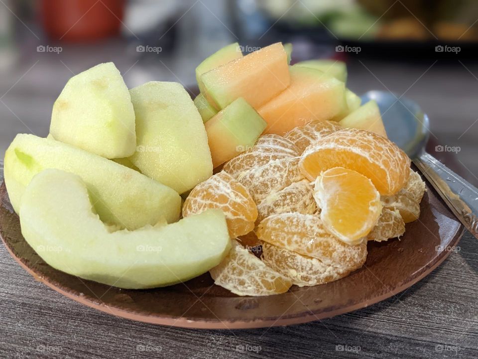 let's eat healthy food.