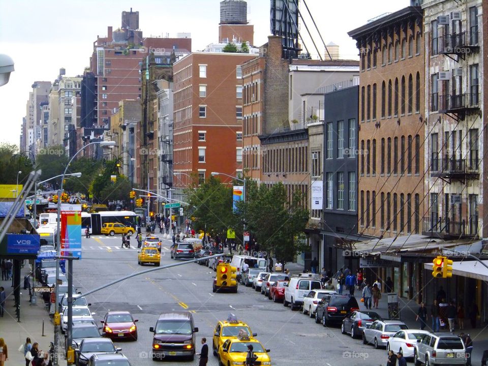 NEW YORK CITY HIGH LINE PARK TYPICAL NYC LIFE