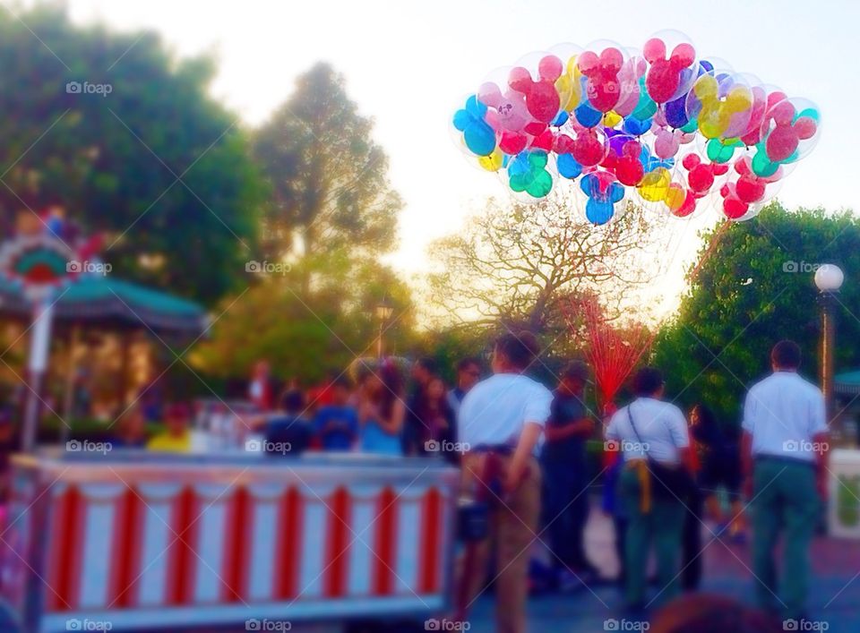 Hot dogs and balloons