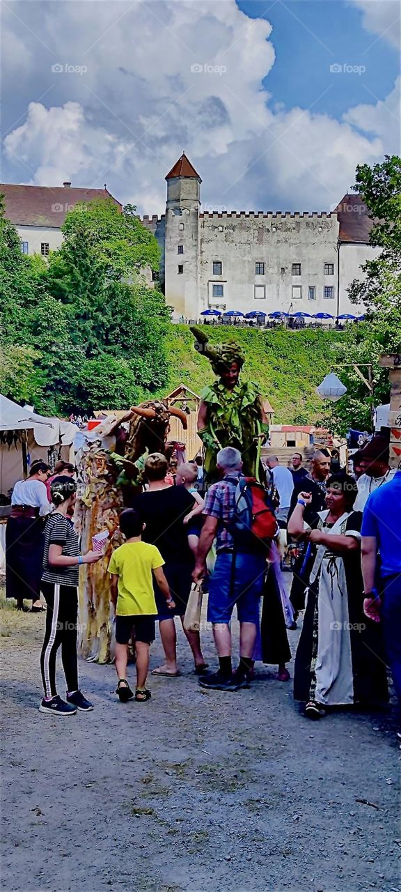 People gather here at the “Renaissance Festival” of “Ortenburg” in “Bavaria” by the “Austrian” border to celebrate the lifestyles of an era long gone by from the “Middle Ages” and beyond. 2023. Hypnotic Productions