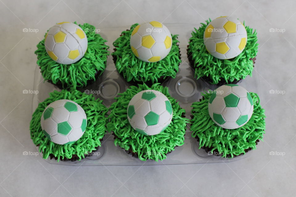 Football themed cup cakes