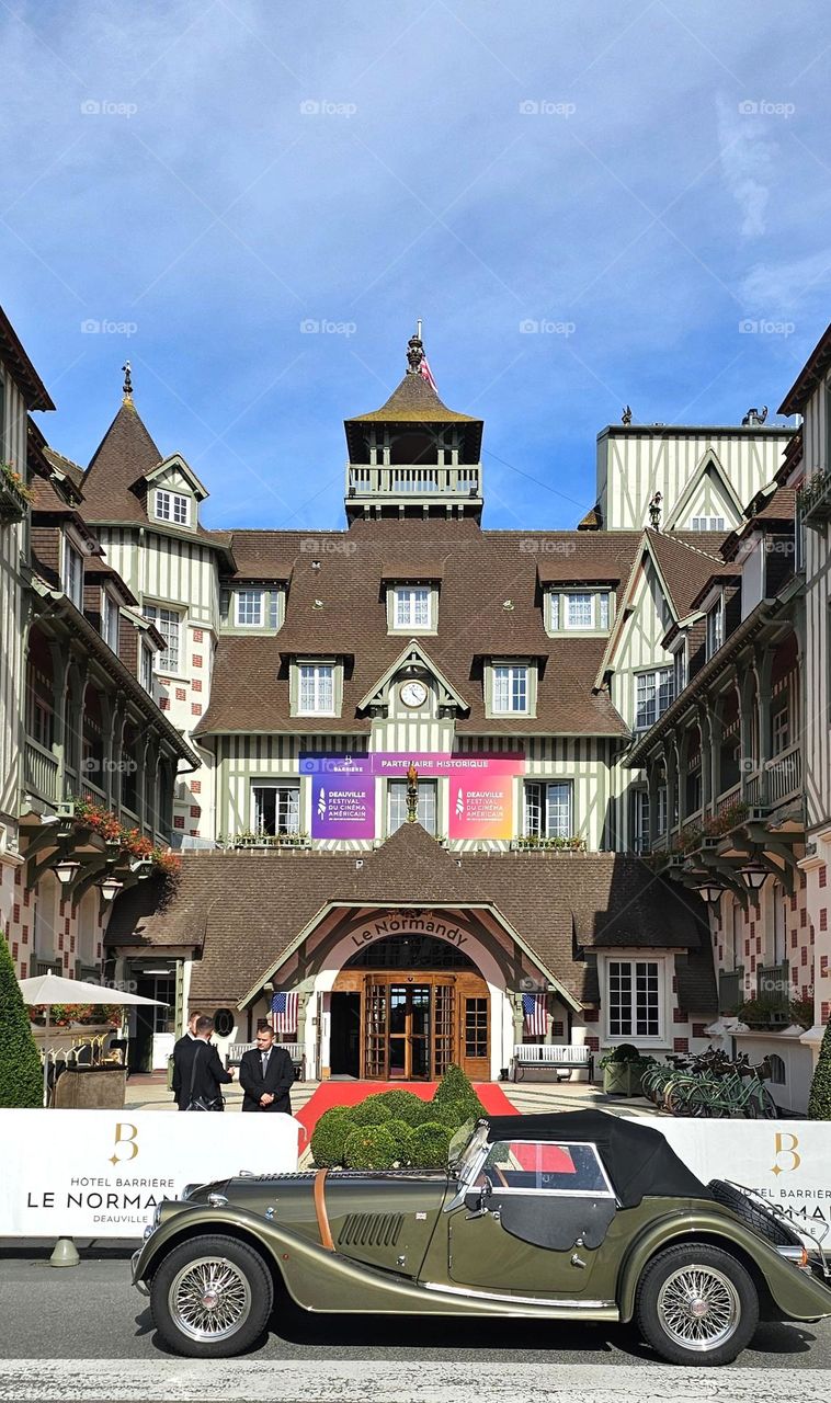 devant le Normandy