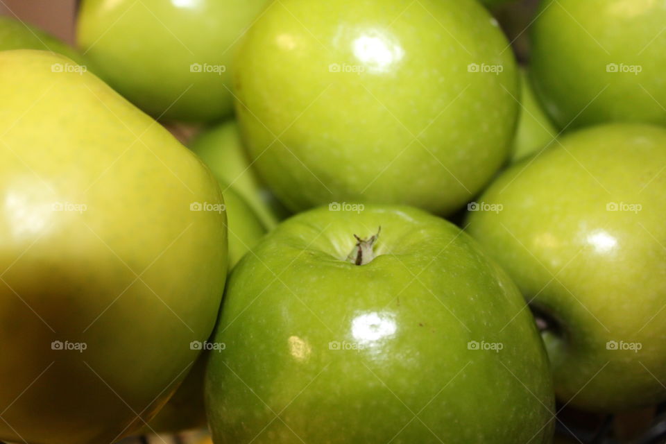 Apples 
