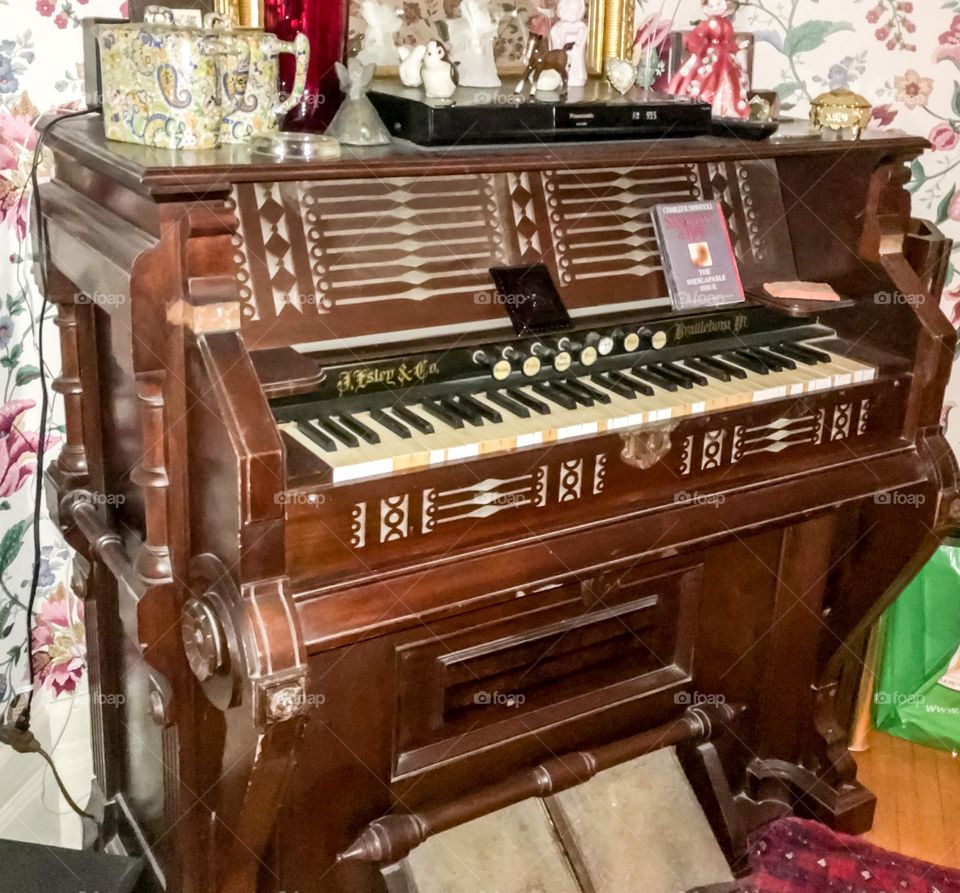 Victorian home player parlour organ antique
