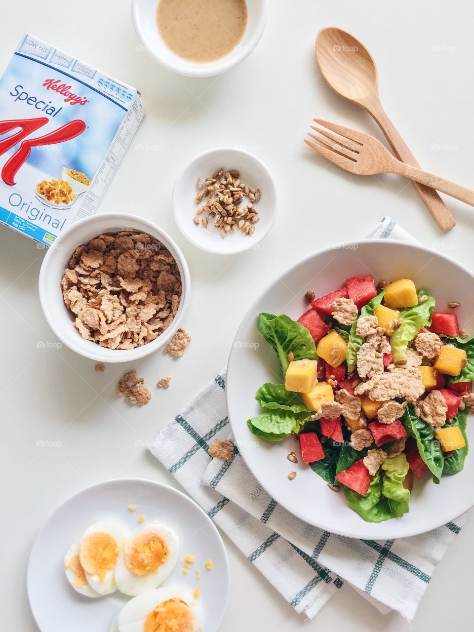 Reimagining cereal : Colorful healthy salad with Kellogg's Special K.
(Ingredients : Kellogg's Special K, lettuces, watermelon and mango sprinkling with sunflower kernels.)
