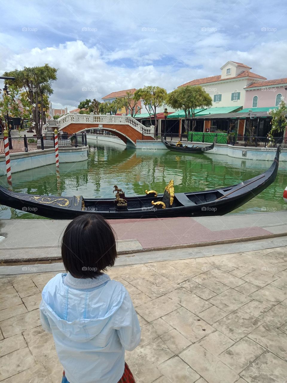 Looking at a gondola