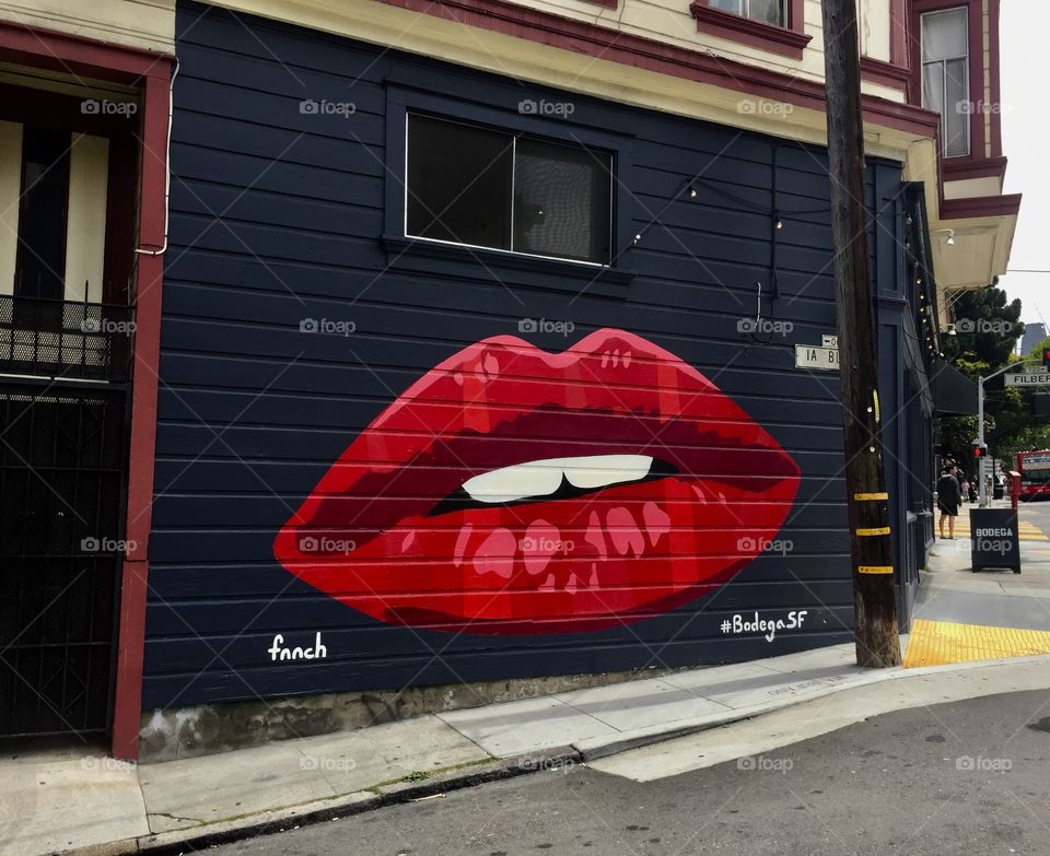 Lips mural on wall in San Francisco 