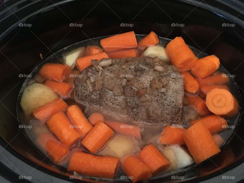 We love a crock pot roast anytime of year. It is a one dish dinner that anyone can make! Roast beef with carrots and potatoes, warm belly Sunday! 