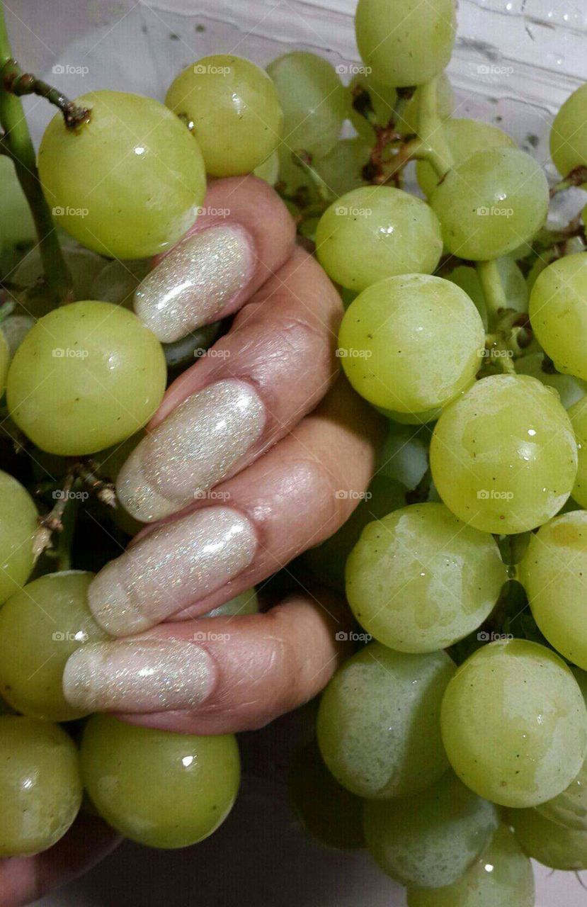 Green grapes Nail art