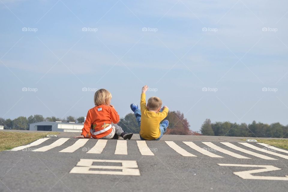 Airplane watching in the fall 