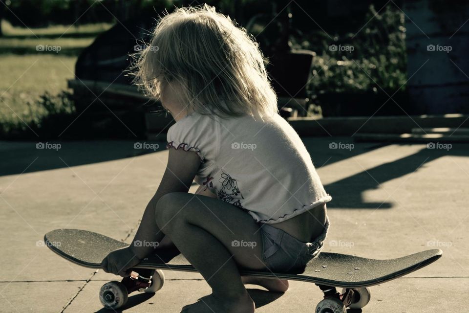 Never too little to ride a skateboard
