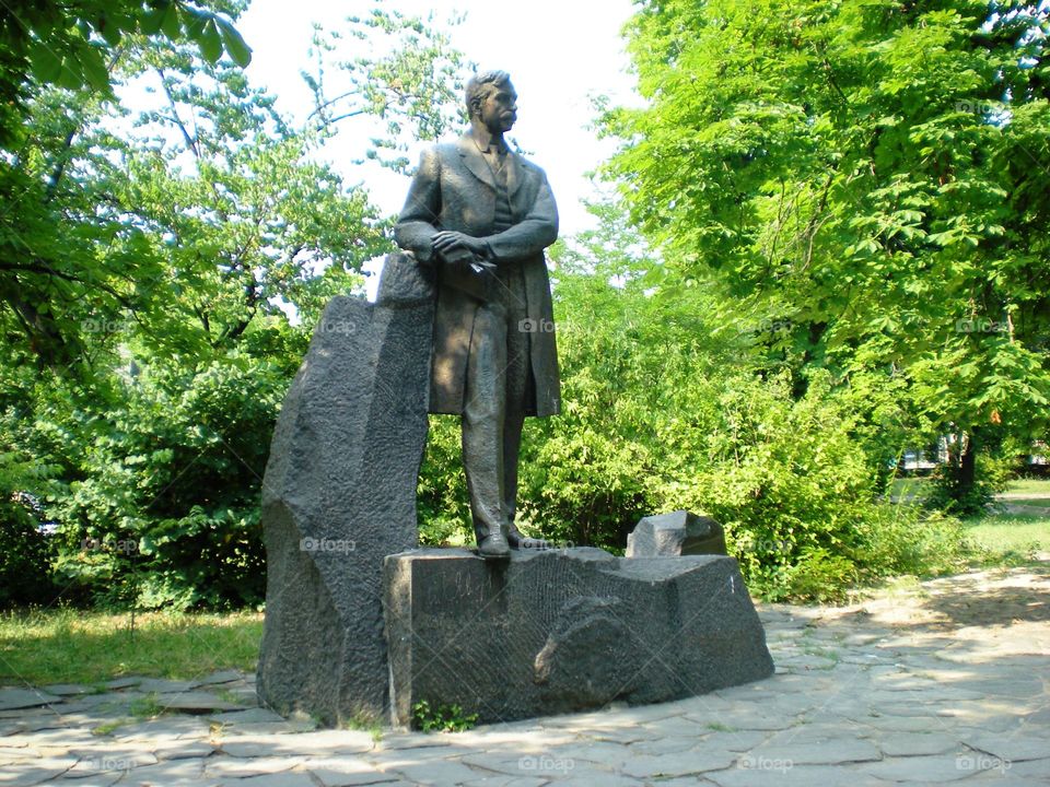 Statue of Poet