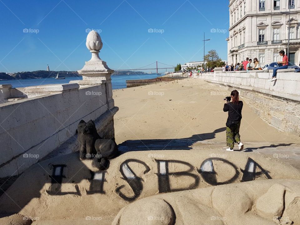 Sunny day in Lisbon, perfect for a walk and knowing the city