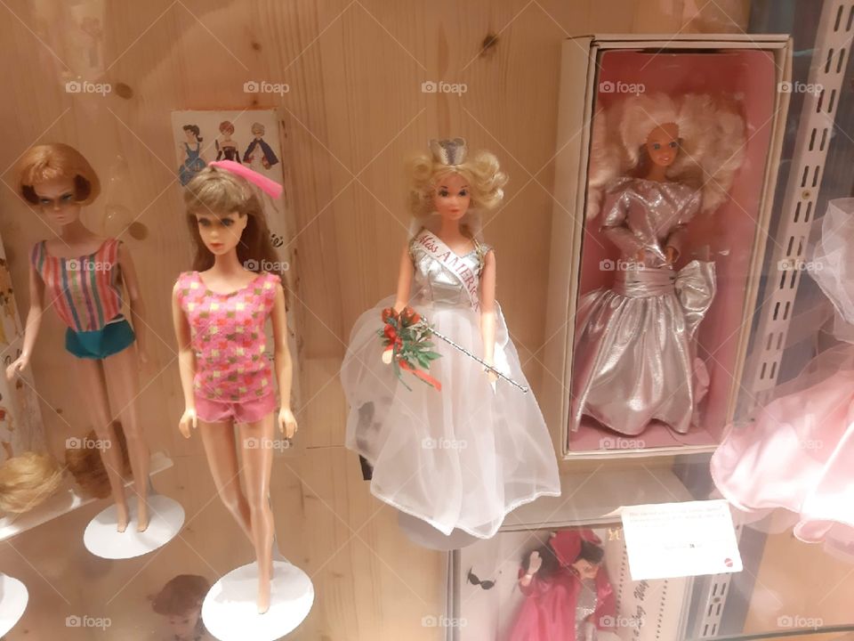 The magic world of dolls