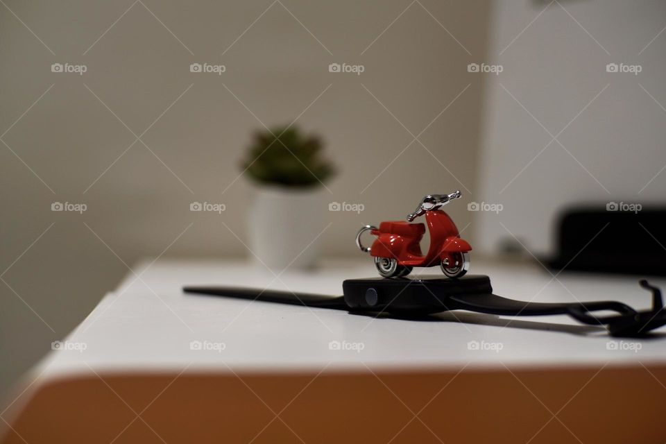 Beautiful Tidy workdesk with miniatures