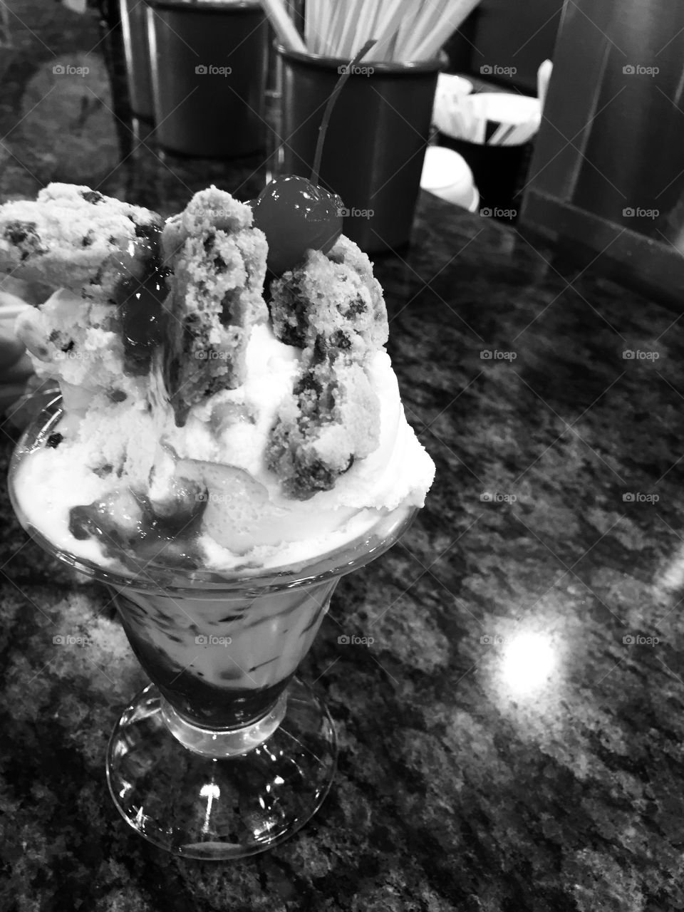 Pinot Noir, black & white, Ice Cream Sundae, Cookie Sundae, Chocolate Chips, Cherry, Raspberry Sauce, Strawberry Sauce, Chocolate chip ice cream, choc. Chip cookies. Retro Shoppe, Vintage Ice Cream Bar. Lights.