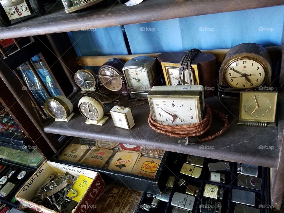 flea market clocks
