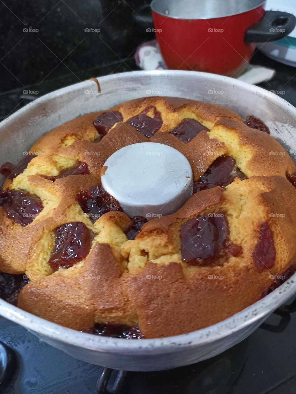 bolo de fubá com goiabada