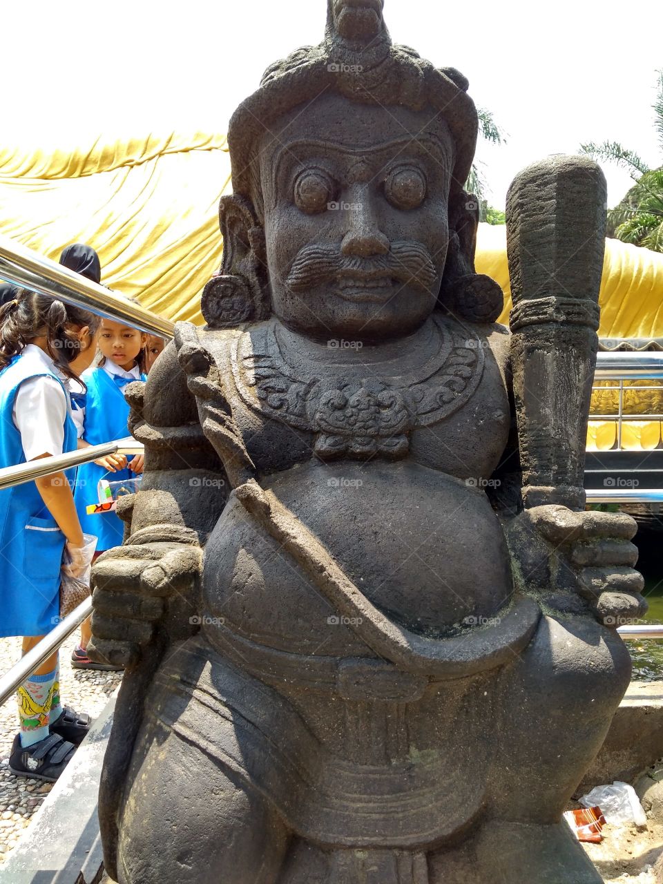 Retjo penthung statue