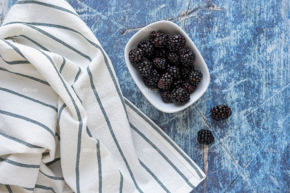 A Bowl of fresh blackberries 