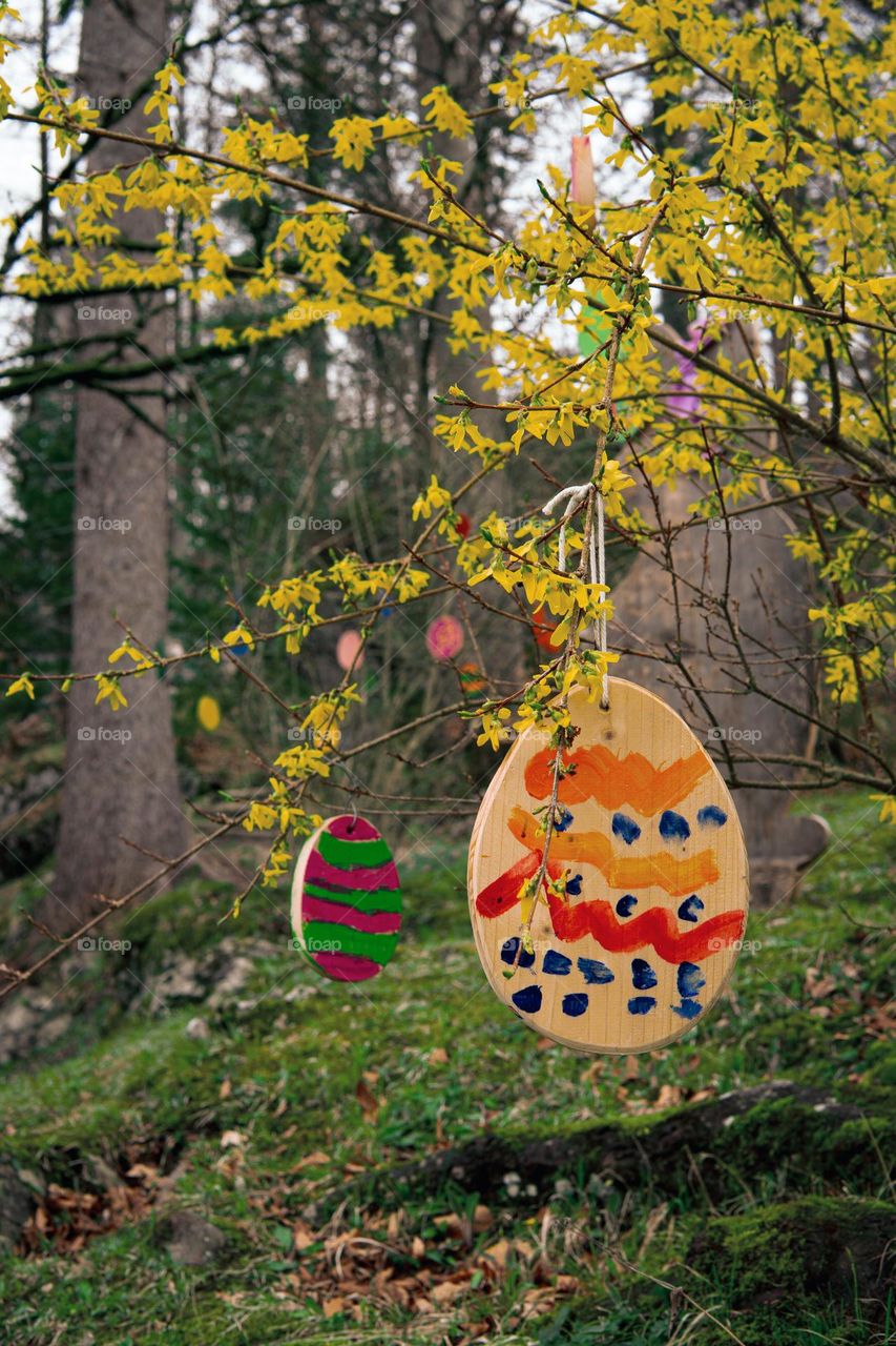 Crafty Egg Ornaments 