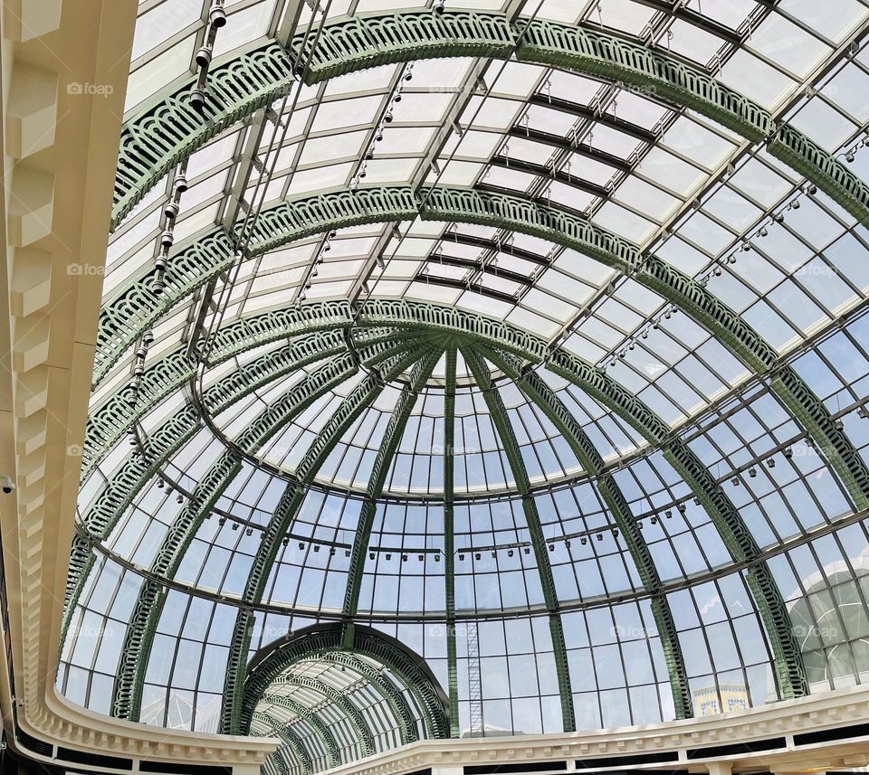 Shopping Mall’s Metal bars roof