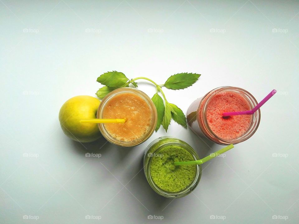 Fresh fruit and vegetable juices