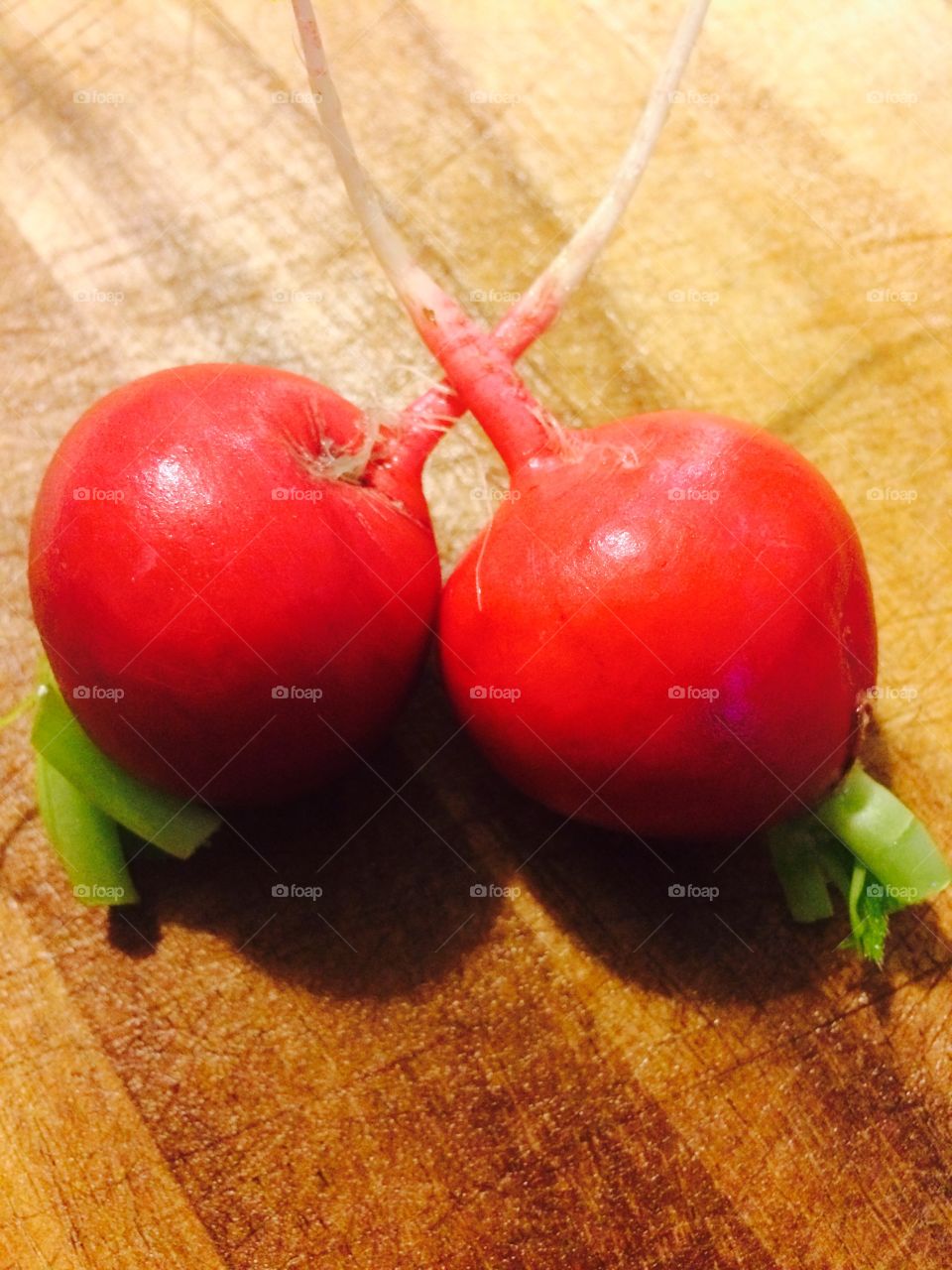 Two radishes 
