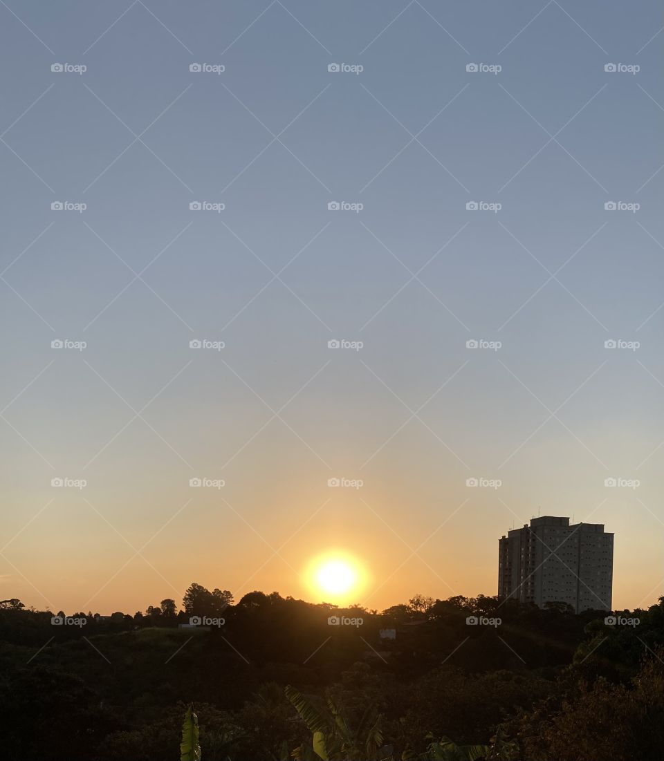 Beautiful sunset in Jundiaí!  Look what an inspiring sun we have in the interior of Brazil.  / / Entardecer muito bonito em Jundiaí!  Olhe que sol inspirador temos no Interior do Brasil. / 