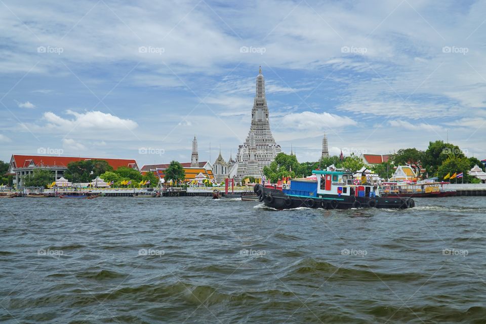 wat arun as seen from chao phraya river bangkok thailand