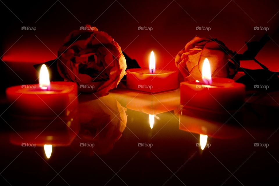 Candlesand flowers