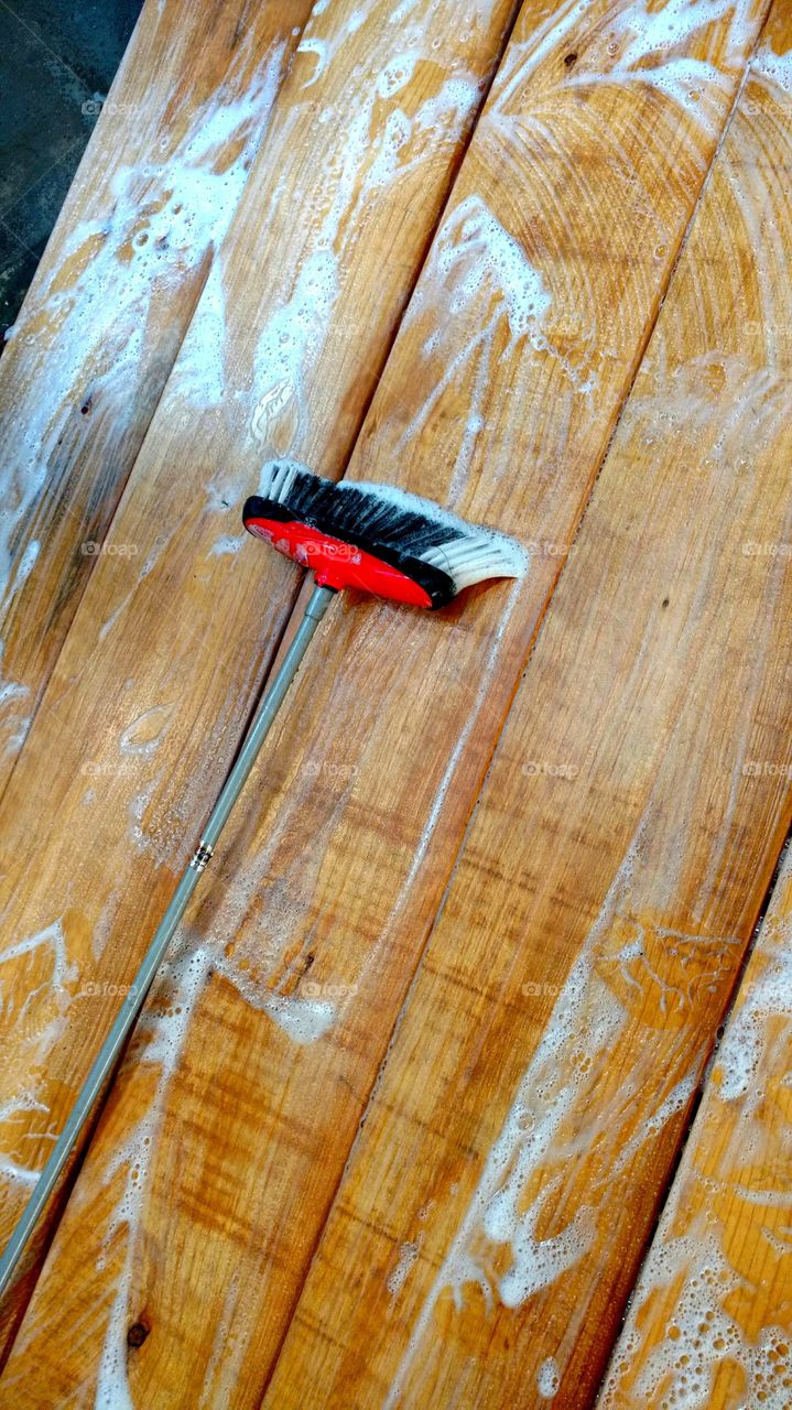 Lavando... limpeza, vasoura, tablado, detergente