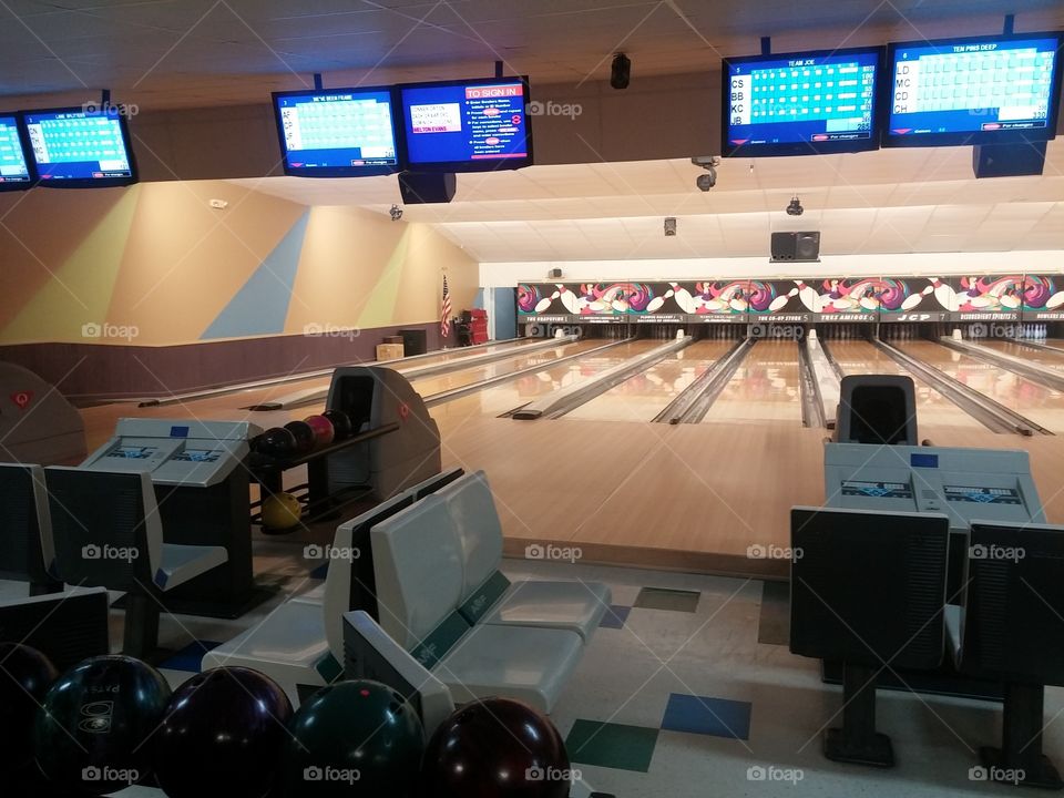 bowling. college bowling league