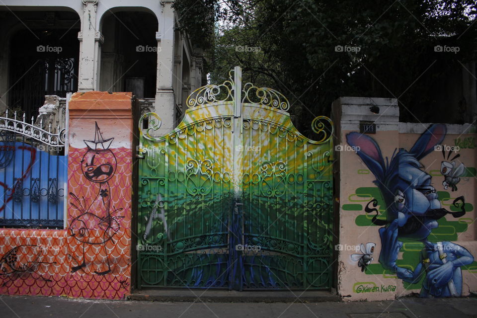Portão colorido na paulista