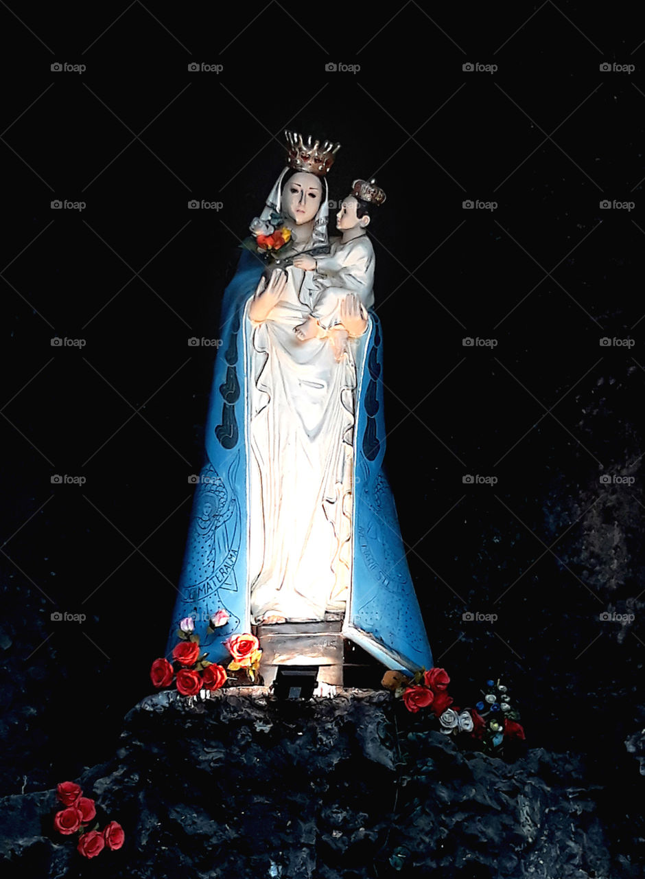 statue mary