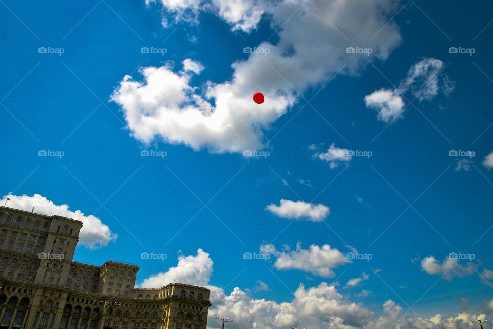 Summer sky - Red ballon 
