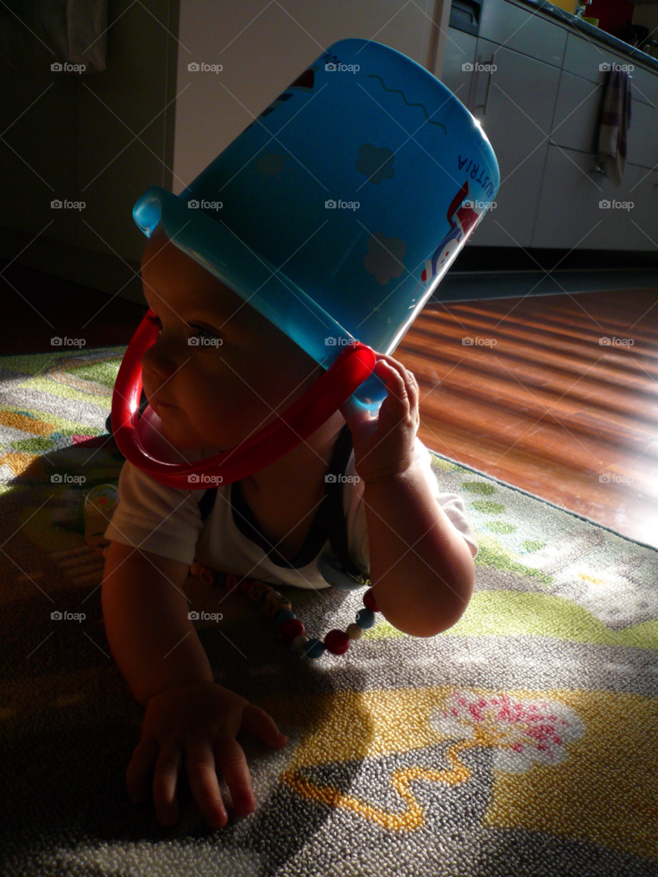 light baby play shadow by nivoa