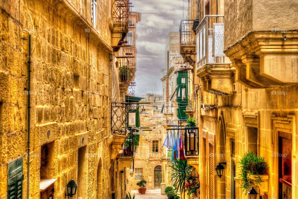 Malta , Birgu . Travel street