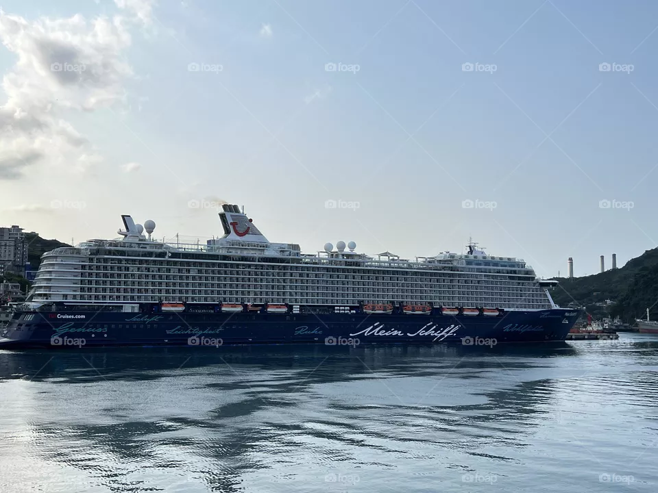 Cruise ship