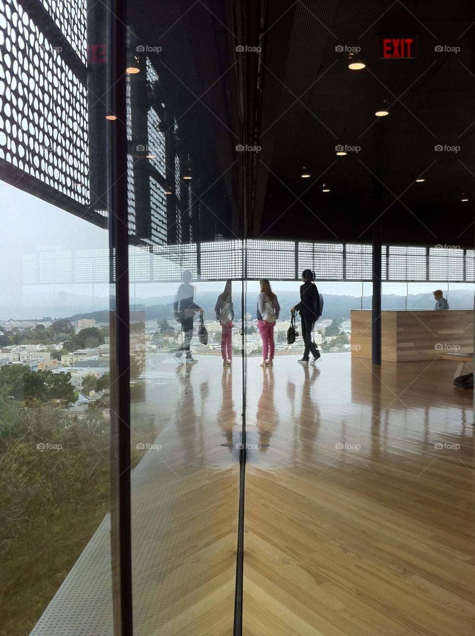 prédio edifício pessoas