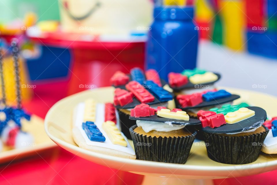 Building block cupcake