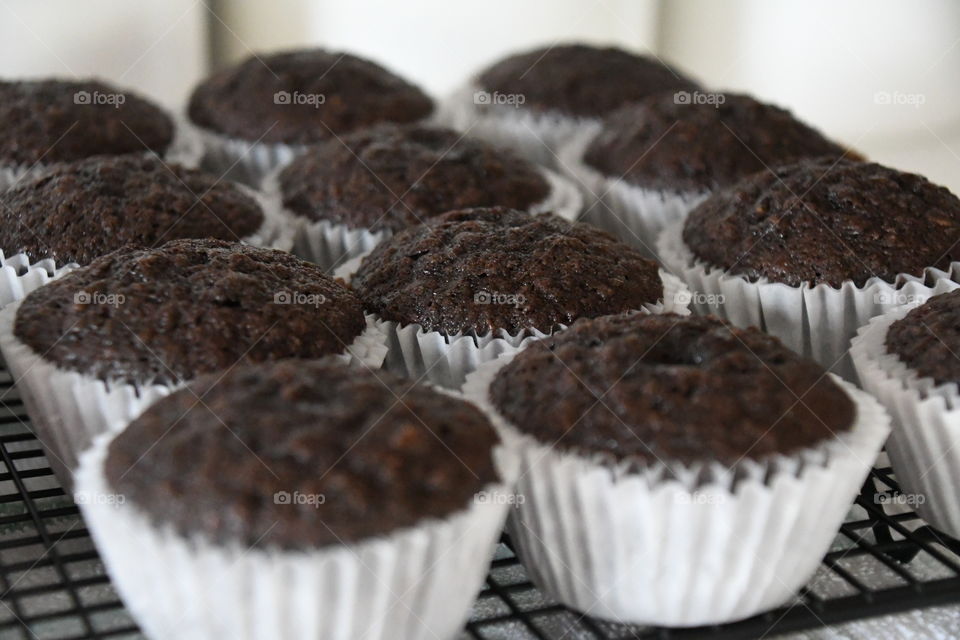 cooling on the rack cupcakes