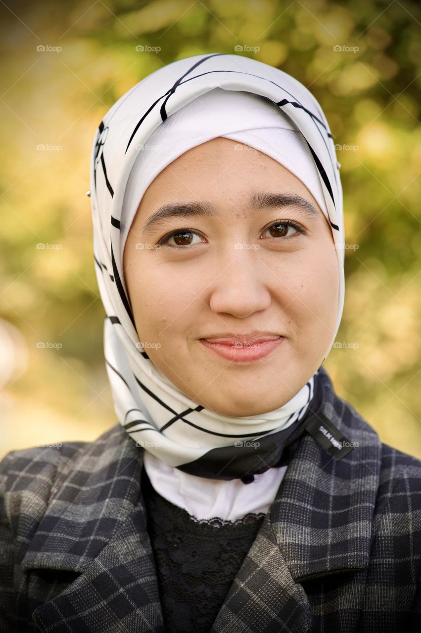 Raw Portrait image of Girl 