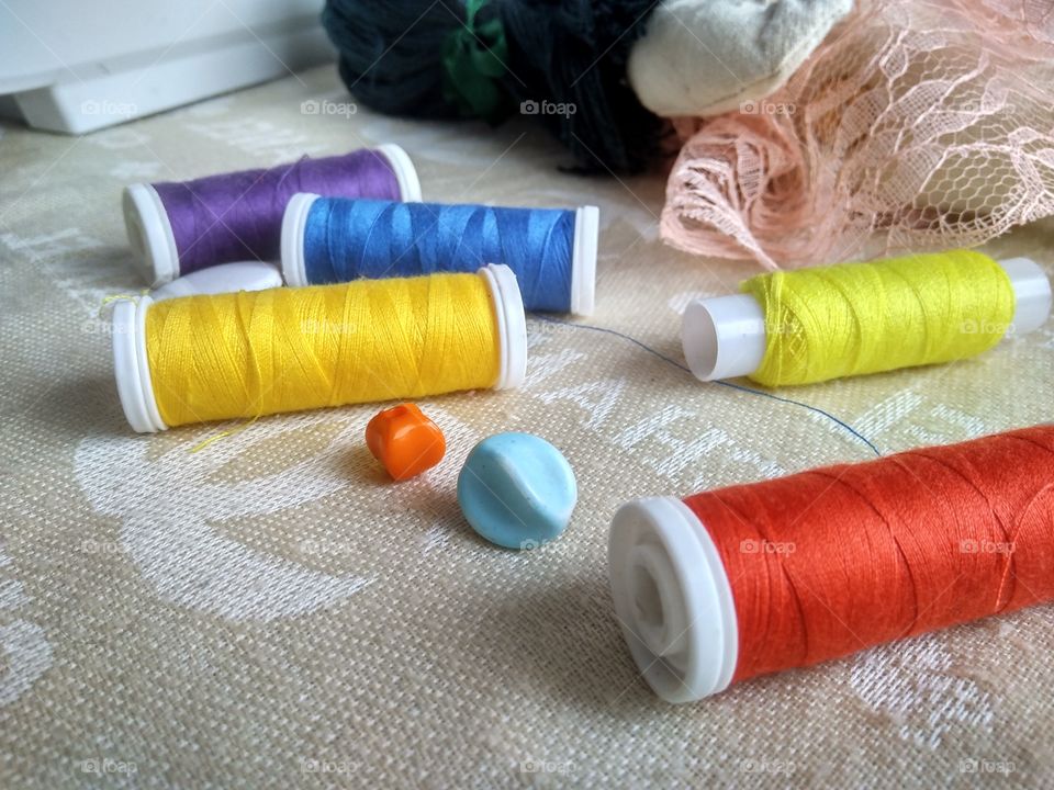 sewing, sewing threads, handicrafts, I love sewing, sewing courses, sewing clothes, multicolored threads