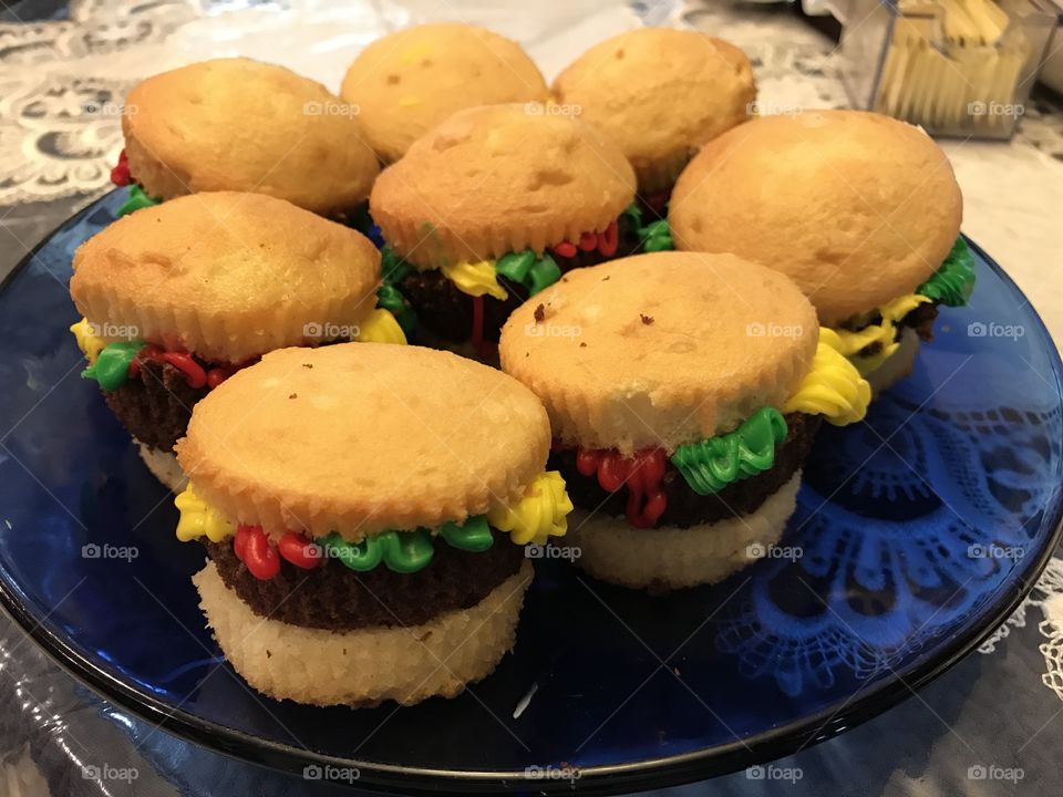 Hamburger cupcakes