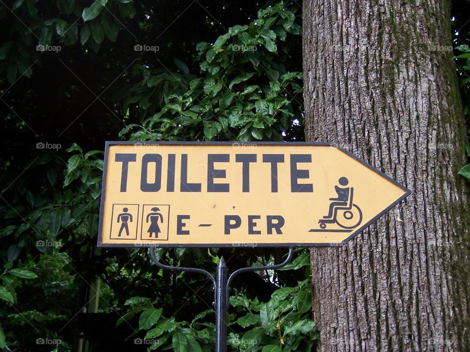 Italian rest room sign, we all need this!