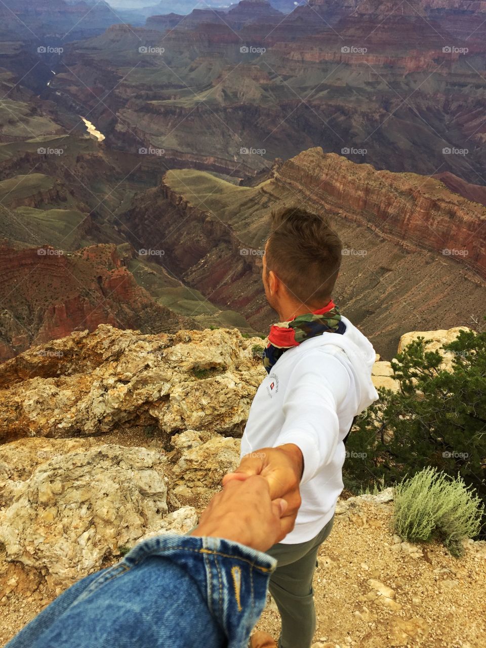 A beautiful moment when my wife follow me inside the Grand Canyon