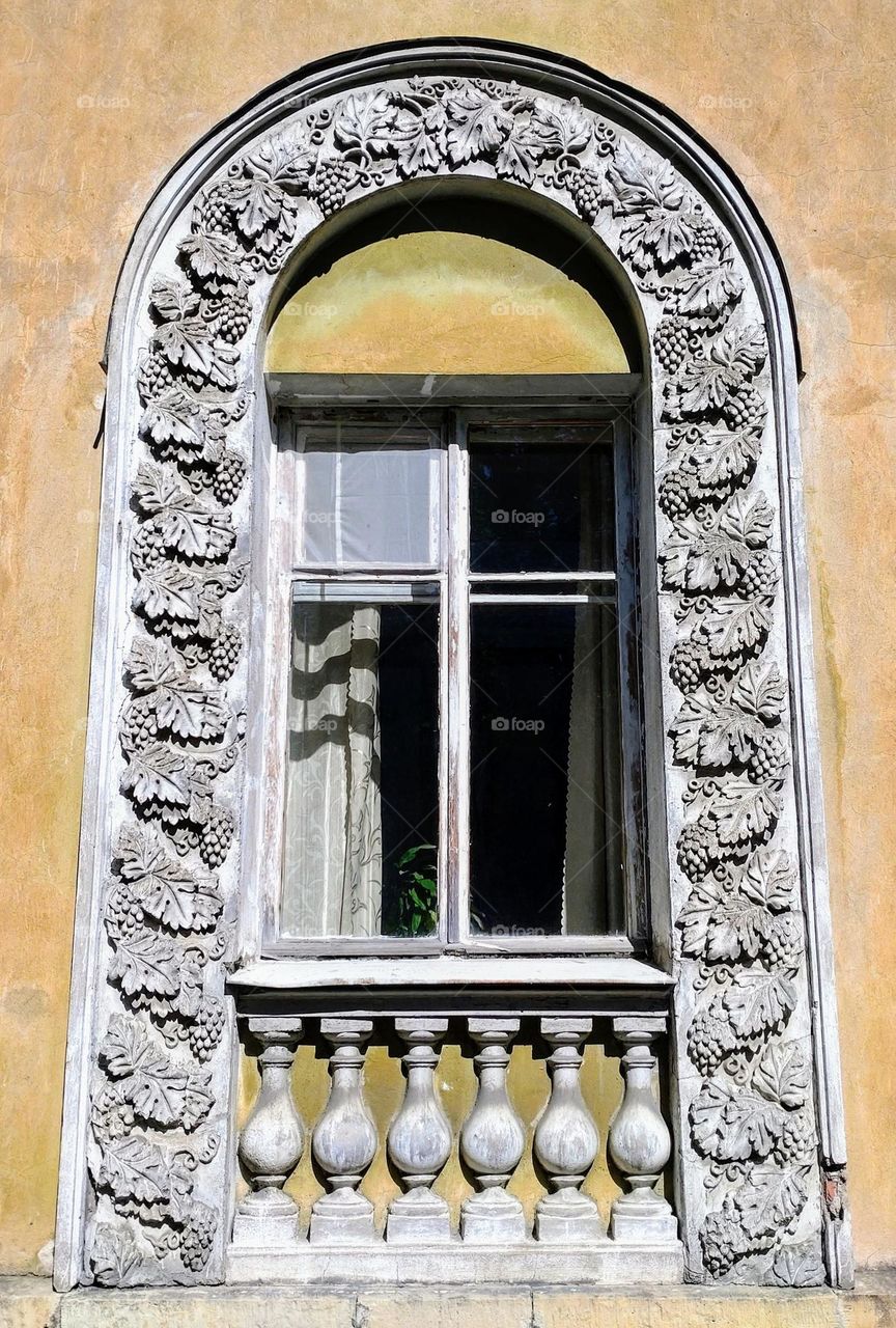 Old Architecture 🗝️🪟 Window🗝️🪟 Pattern 🗝️🪟